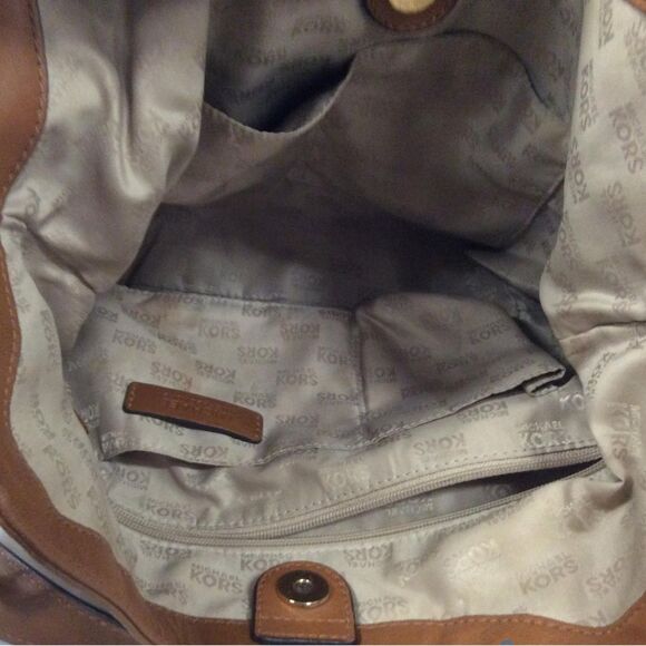 Michael Kors Tan Leather Shoulder Bag with Gold Accents - Picture 4 of 7